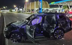 Водителя люксового внедорожника устанавливают полицейские Алматы