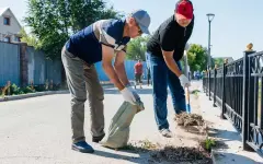 Таза Қазақстан: в общегородском субботнике в Атырау приняли участие более 5 тыс. человек