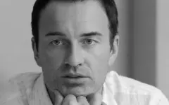 Скончался актер «Фантастической четверки» Джулиан Макмэхон