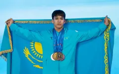 Алихан Аскербай с тремя рекордами мира выиграл юношеский ЧА