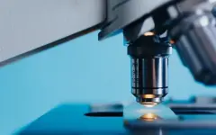 Первые признаки лейкемии перечислили эксперты