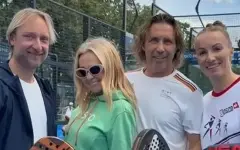 Яна Рудковская показала новые кадры с Плющенко после пластической операции