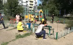 Таза Қазақстан: детские площадки ремонтируют в Уральске