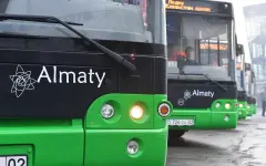 Шесть автобусов изменили маршруты из-за реконструкции теплосетей в Алматы