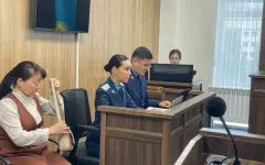 Суд по делу Перизат Кайрат: почему СМИ запретили снимать подсудимых