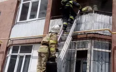 Спасатели эвакуировали 9 детей из горящего дома в Талдыкоргане