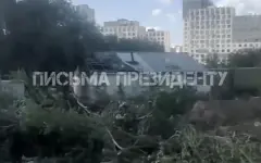 В Астане застройщик снес крышу частного дома, в котором спали двое детей