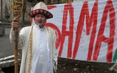 В Алматы активист нанес увечье местной жительнице