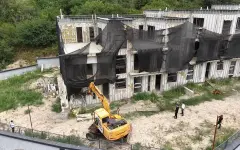 В предгорье Алматы сносят таунхаус