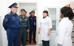 Министр обороны торжественно открыл военную поликлинику в Астане