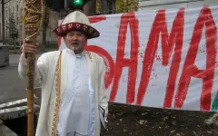 Амантай кажы толкнул женщину в Алматы – подробности