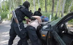 Деятельность преступной группировки вымогателей пресечена в Карагандинской области