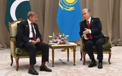 Токаев поздравил Премьер-министра Пакистана с Днем независимости