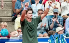 Скатов показал фантастическую несгибаемость и выиграл три тяжелых матча подряд