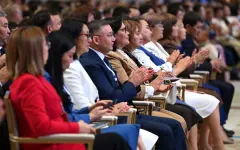 Касым-Жомарт Токаев присвоил звания и вручил госнаграды педагогам
