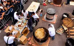 Тонны плова и лепешки из тандыра: в Астане стартовала ярмарка Таджикистана