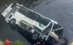 18 человек погибли в Алжире после падения автобуса в реку