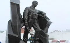 Акимат Уральска незаконно изъял земельный участок у жителя и поставил на нем памятник