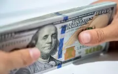 Курс доллара продолжил снижение на торгах 20 августа