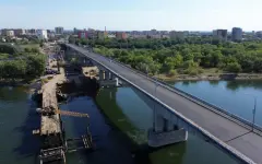 Асфальтовое покрытие старого моста полностью обновлено в Семее