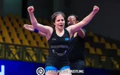Казахстанка разгромила соперницу на чемпионате мира по борьбе