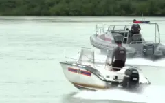 Спасатели оповещают отдыхающих с воздуха