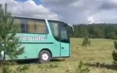 В Бурабайском районе спасатели вытащили из грязи два автобуса с 99 людьми