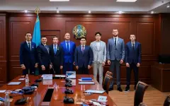 Министр спорта наградил национальную сборную Казахстана по фехтованию