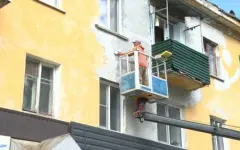 Фасады многоэтажных домов обновляют в Алтае