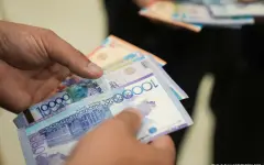 Пенсии и пособия в Казахстане поднимут на 10%
