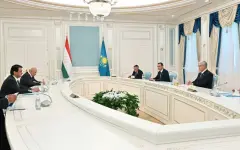 Президент наградил Рустами Эмомали орденом «Достық» II степени