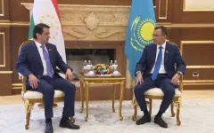 Ашимбаев встретился с председателем верхней палаты парламента Таджикистана