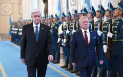 Короля Иордании торжественно встретили в Акорде