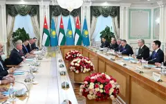 Президент Казахстана и Король Иордании провели переговоры в расширенном составе
