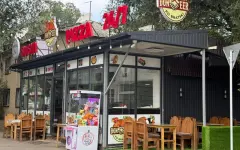 Незаконную пристройку к кафе снесли в Алматы