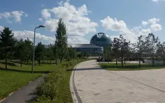 В Астане строят новый парк с прудом, амфитеатром и спортивными зонами