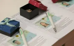 К 30-летию Конституции Казахстана жителям страны торжественно вручили удостоверения личности и подарки