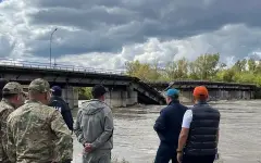 Часть автомобильного моста обрушилась в Усть-Каменогорске