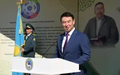 Аким Алматы поздравил школьников с Днем знаний и открыл новые школы