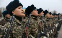 Около 22 тысяч казахстанцев призовут на службу в армию осенью
