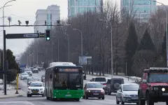 Автобус сбил электросамокатчиков в Алматы