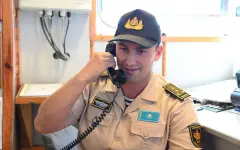 Военно-морской офицер из Актау владеет пятью языками