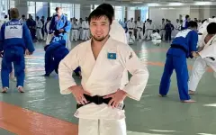 Елдос Сметов делится опытом в Европе и передает привет казахстанцам