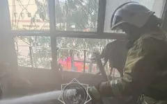 20 человек эвакуировали при пожаре в жилом доме Тараза