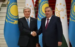 Токаев поздравил Президента и народ Таджикистана с Днем Независимости