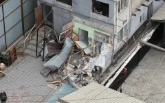 Незаконную баню сносят в Алматы