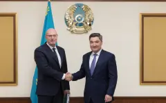 Олжас Бектенов провел встречу с заместителем председателя правительства РФ