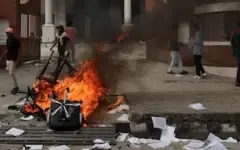 Жена экс-премьера Непала погибла от жестокости протестующих