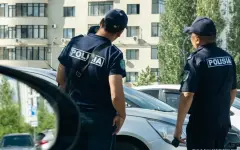 Подросток устроил опасную игру с кирпичами в Караганде