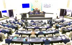 «Еще рано фотографироваться на память»: Ашимбаев пошутил над сенаторами